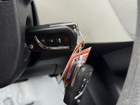 Used 2022 Toyota Corolla LE image 30