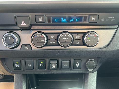 Used 2021 Toyota Tacoma TRD Sport w/ TRD Premium Sport Package AWD/4WD image 22