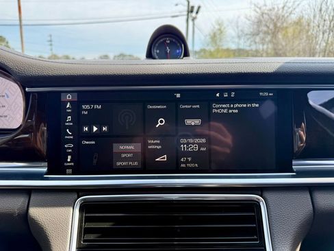 Used 2018 Porsche Panamera 4 w/ Premium Package Plus image 21