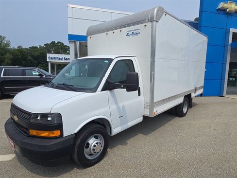 Used 2018 Chevrolet Express 3500 w/ Driver Convenience Package image 1