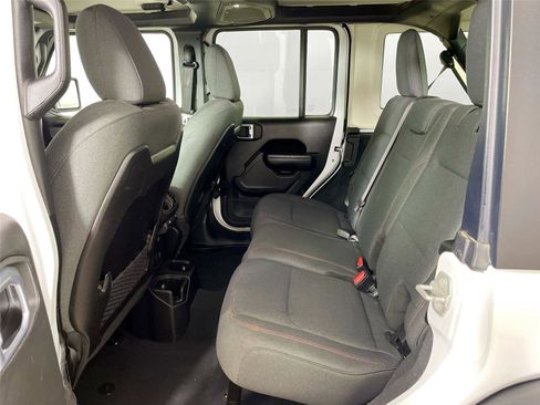 Used 2024 Jeep Wrangler Unlimited Rubicon image 20