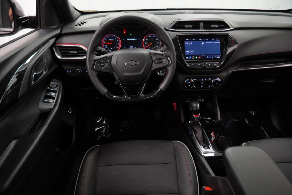 Used 2021 Chevrolet TrailBlazer RS w/ Sun and Liftgate Package AWD/4WD image 9