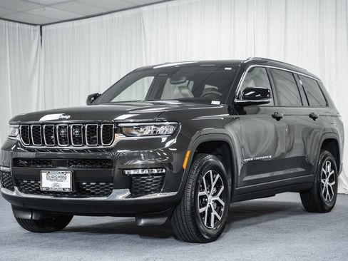 Used 2024 Jeep Grand Cherokee L Limited image 3