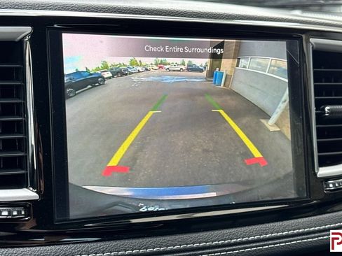 Used 2023 Chrysler Pacifica Touring-L AWD/4WD image 23