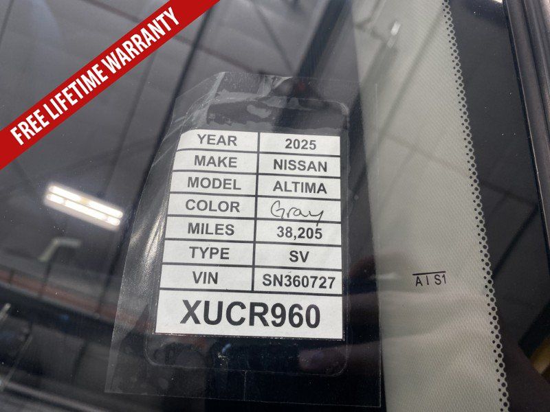 Used 2025 Nissan Altima 2.5 SV FWD image 36