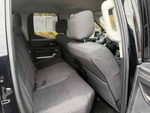 Used 2022 Toyota Tundra SR5 w/ SR5 Convenience Package image 18