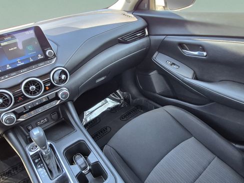 Certified 2024 Nissan Sentra SV FWD image 14