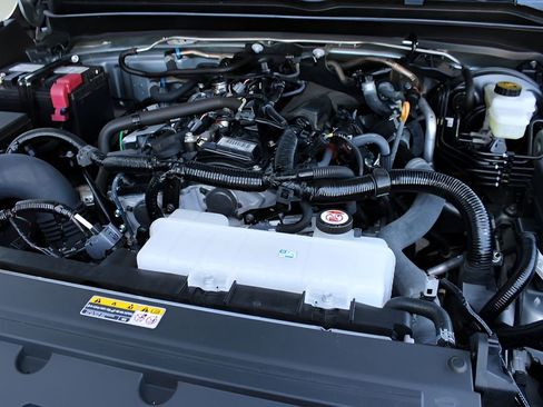 Used 2025 Toyota Tacoma SR5 AWD/4WD image 26
