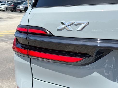 New 2027 BMW X7 xDrive40i w/ Executive Package AWD/4WD image 10