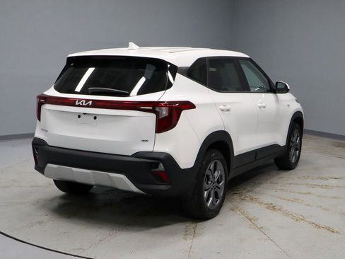 Used 2024 Kia Seltos LX AWD/4WD image 11