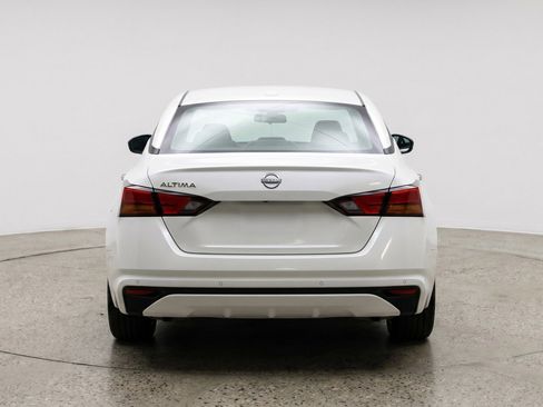 Used 2025 Nissan Altima 2.5 SV FWD image 7