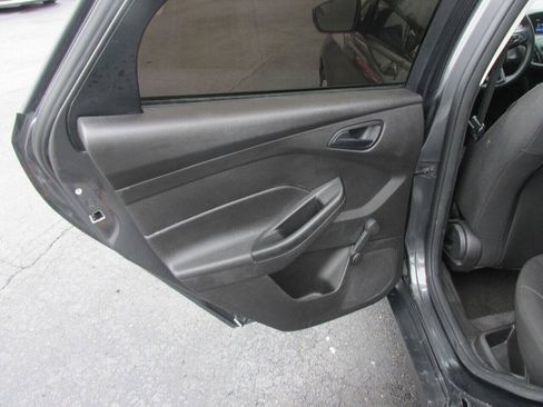 Used 2018 Ford Focus S FWD image 18