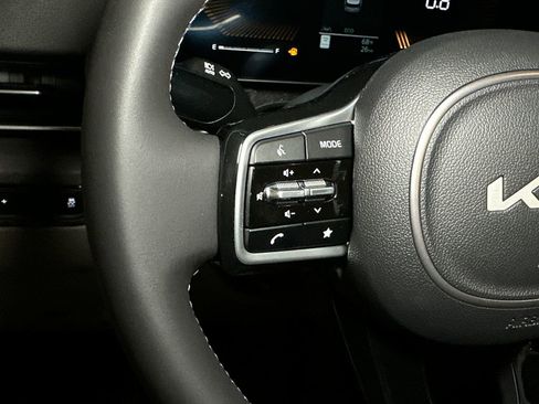 New 2026 Kia Carnival EX FWD image 21