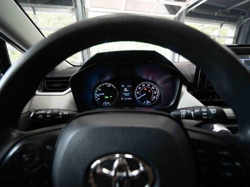 Used 2020 Toyota RAV4 XLE w/ Carpet Mat Package AWD/4WD image 15
