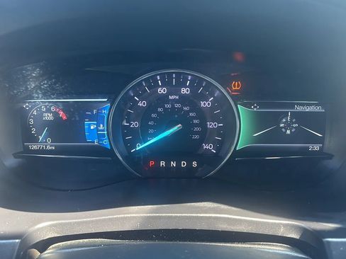 Used 2019 Ford Explorer XLT w/ Equipment Group 202A FWD image 2