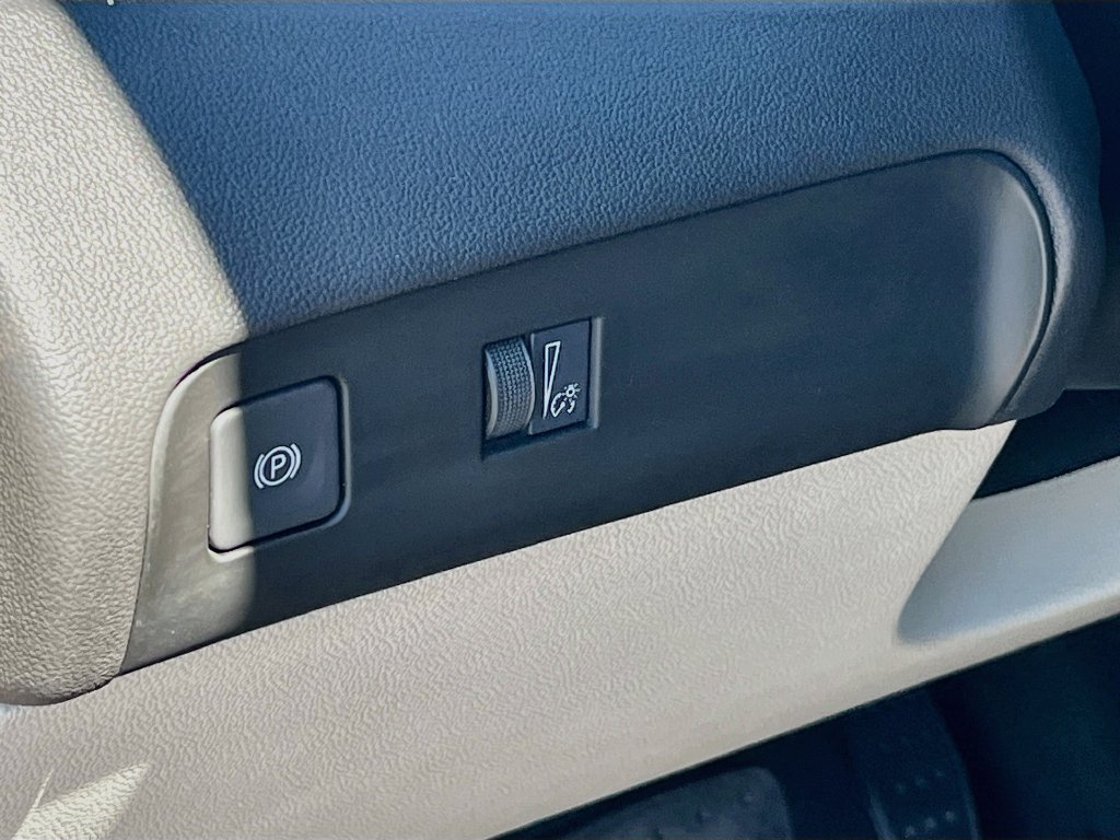 Used 2022 Buick Enclave Essence FWD image 10