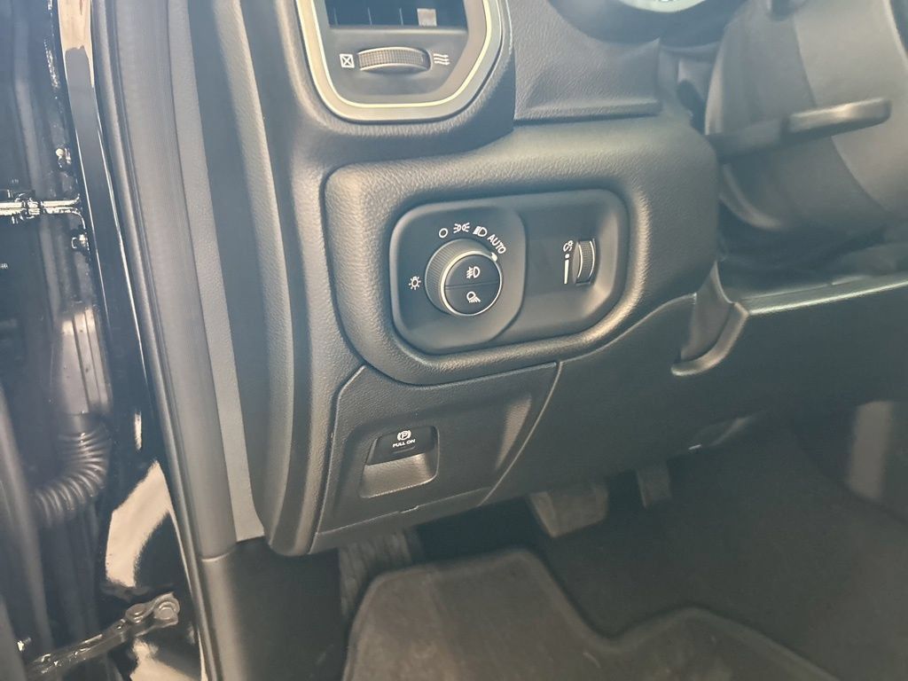 New 2025 RAM 1500 Tradesman AWD/4WD image 33