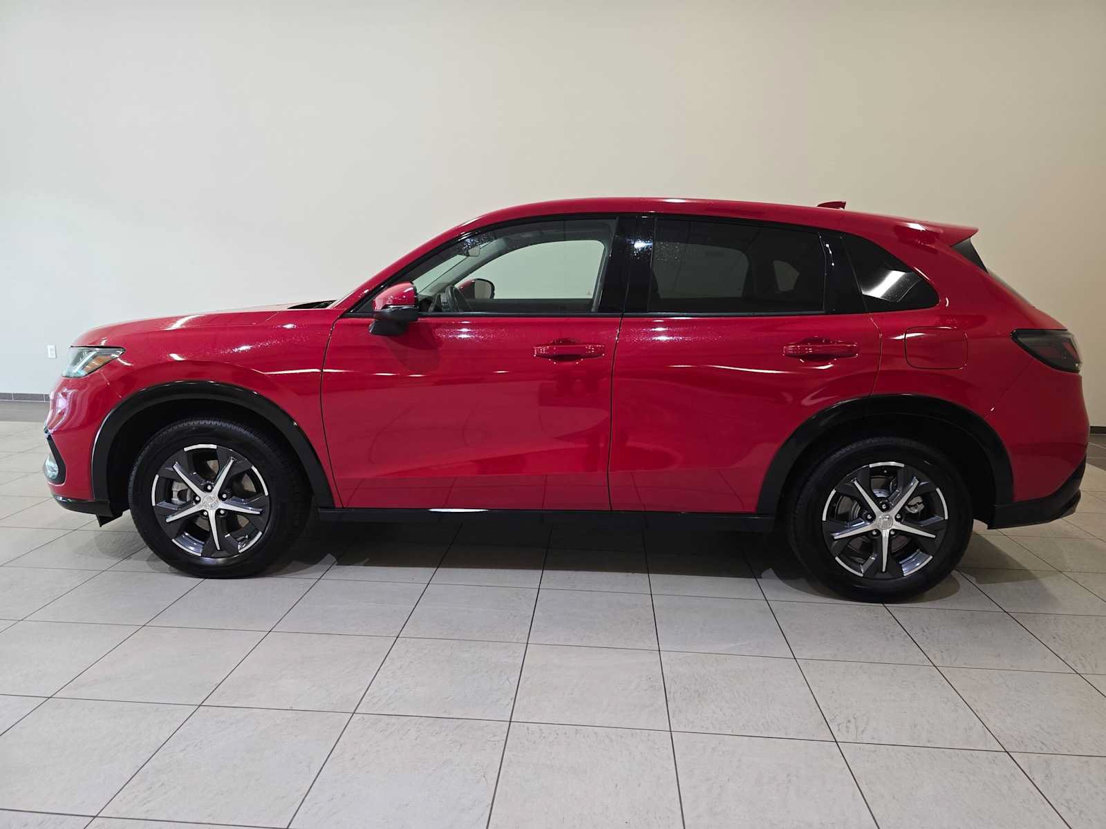 Used 2025 Honda HR-V EX-L image 3