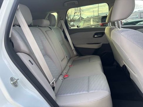 Used 2023 Nissan Rogue SV image 30