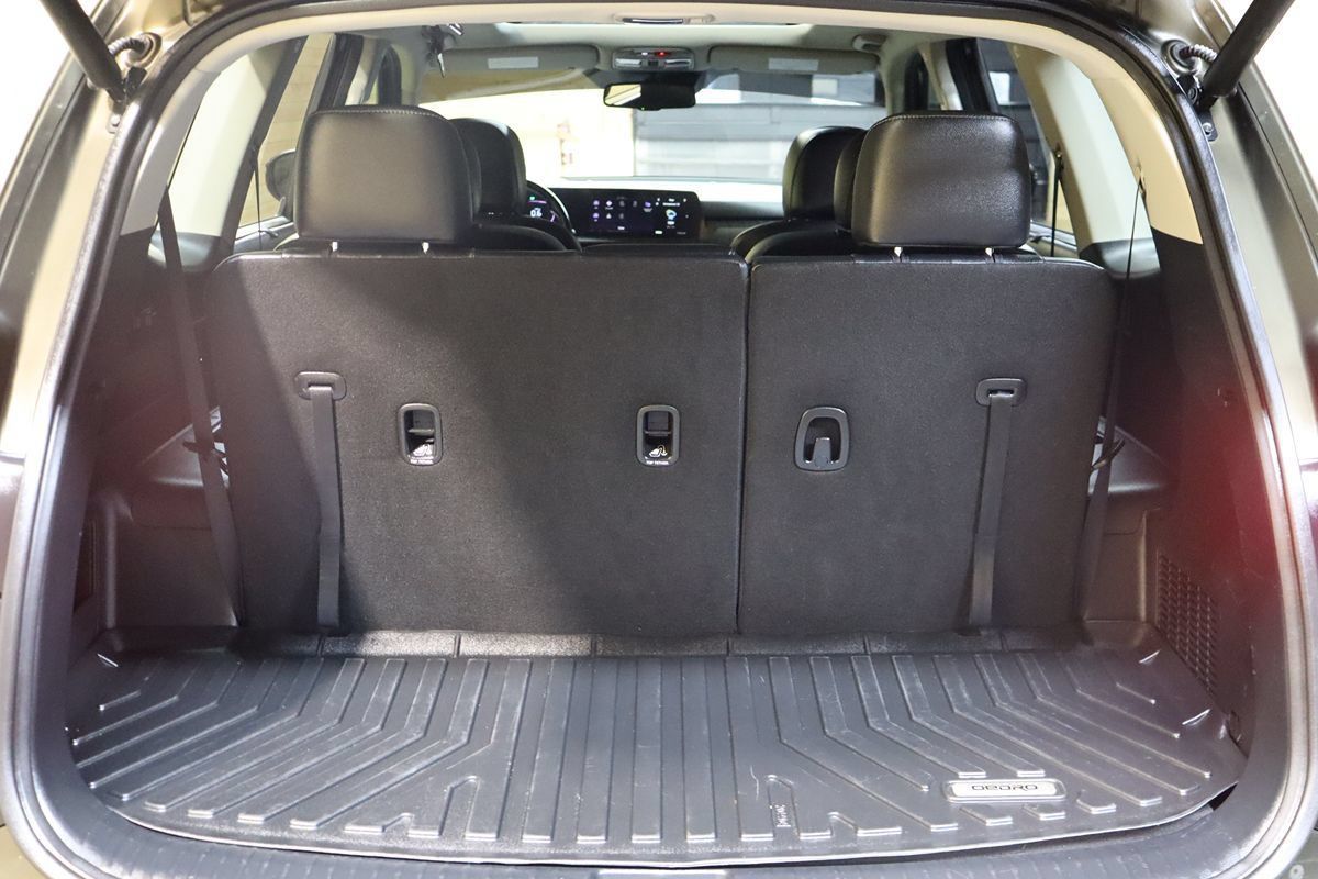 Used 2024 Kia Telluride EX w/ EX Captain's Chair Package FWD image 54