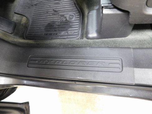 Used 2015 Ford Explorer XLT w/ Equipment Group 202A image 12