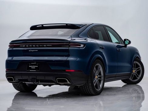 Certified 2024 Porsche Cayenne Coupe image 11