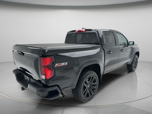 Used 2025 Chevrolet Colorado Z71 w/ Technology Package AWD/4WD image 5