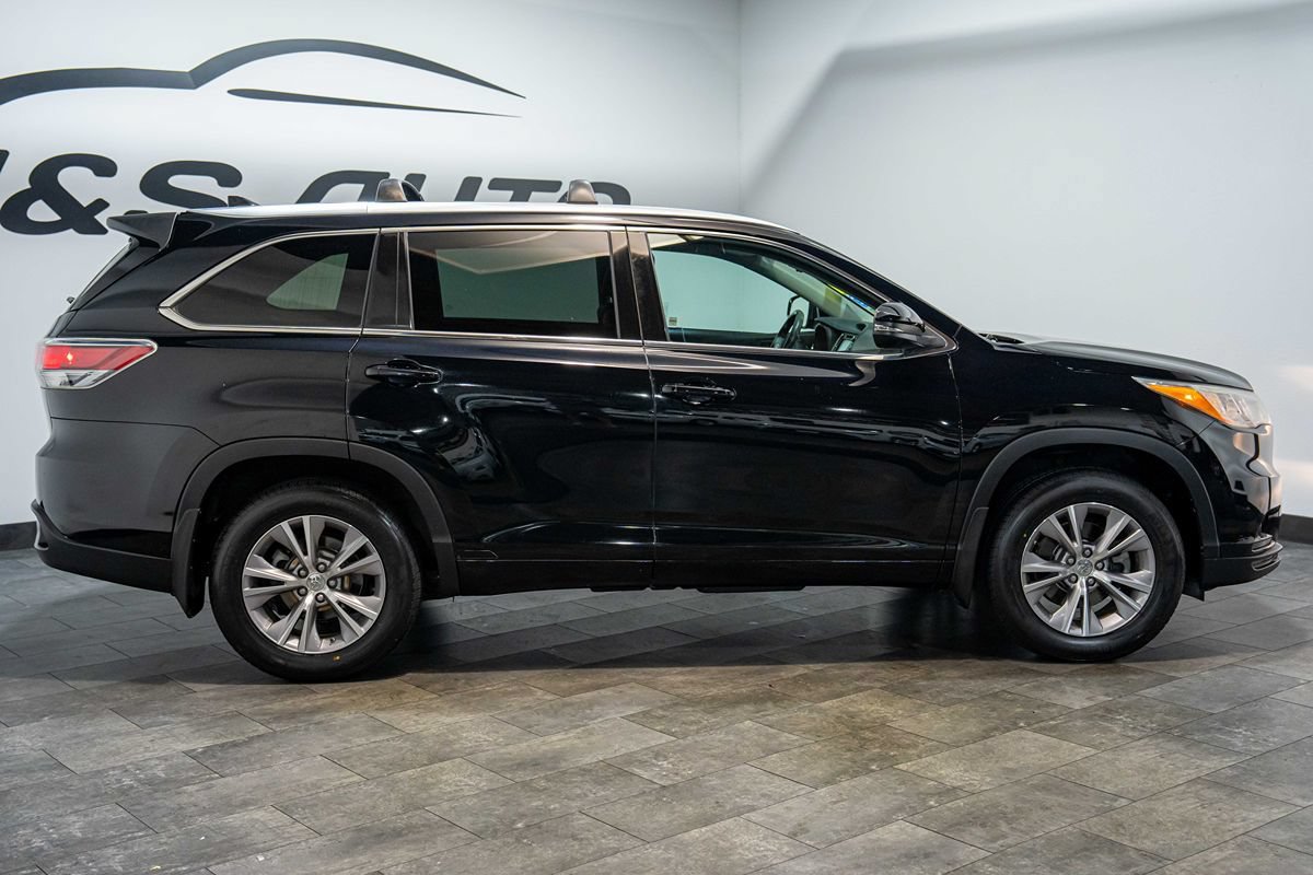 Used 2014 Toyota Highlander XLE AWD/4WD image 22