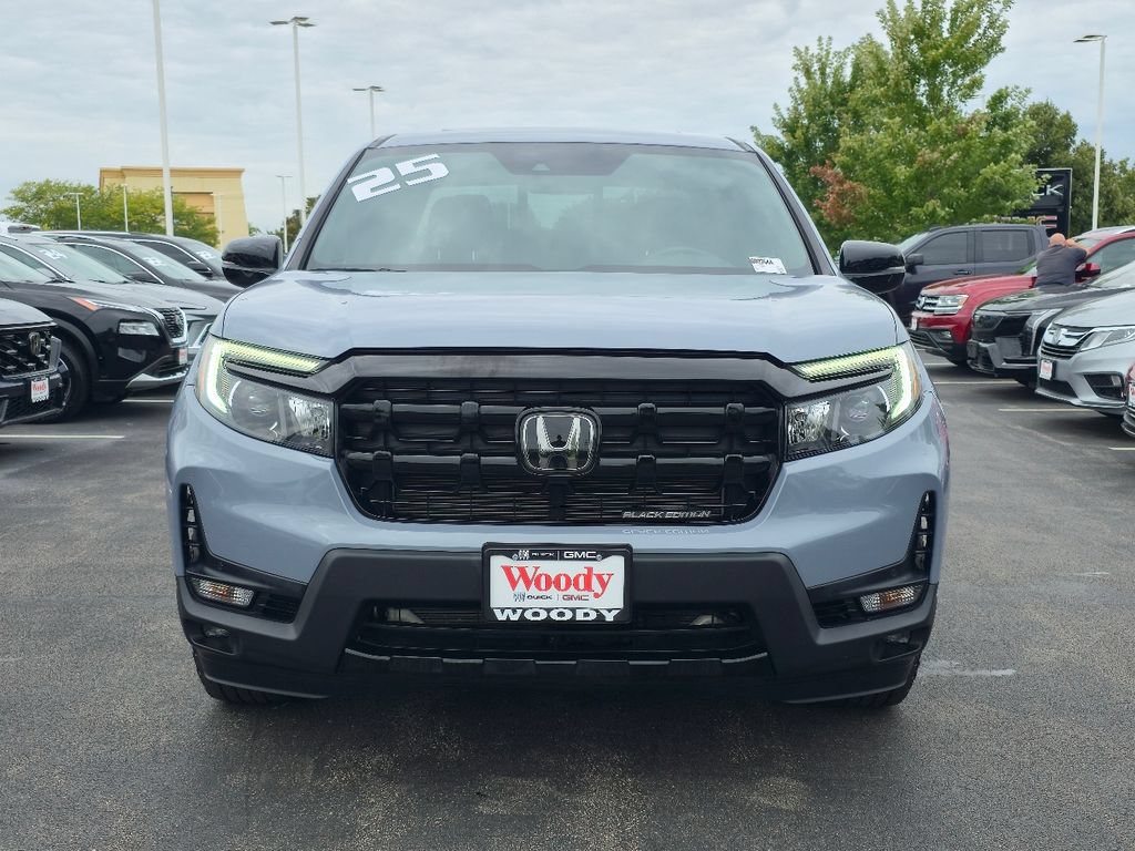 Used 2025 Honda Ridgeline Black Edition image 2