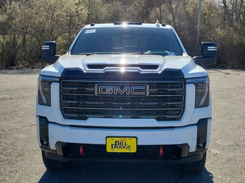 New 2026 GMC Sierra 2500 AT4 w/ Technology Package AWD/4WD image 10