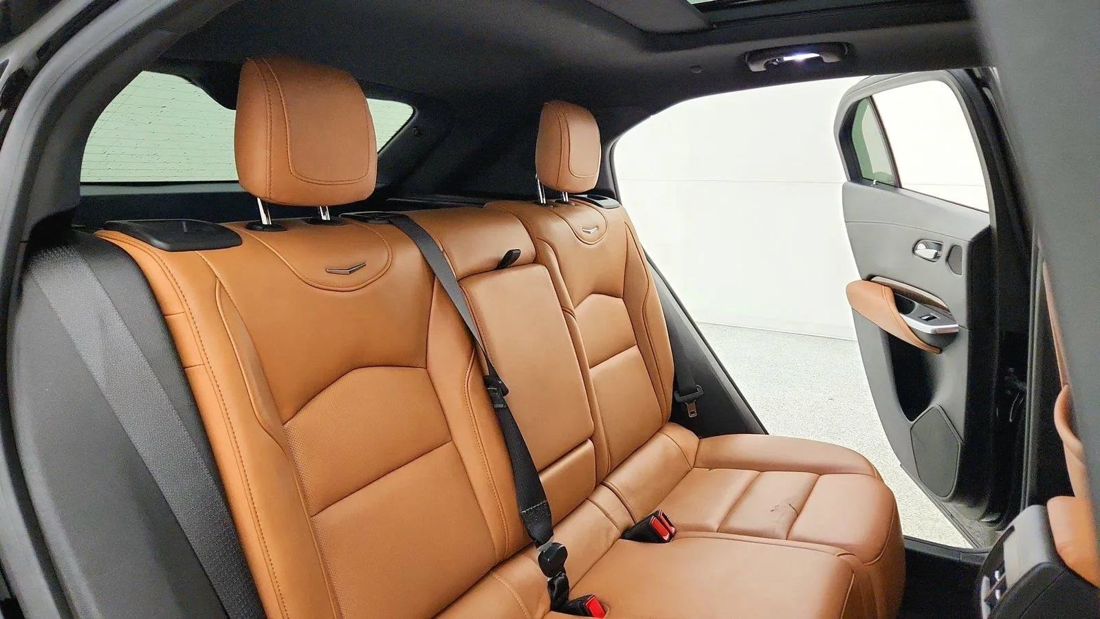 Used 2019 Cadillac XT4 Premium Luxury AWD/4WD image 32
