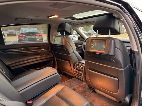 Used 2010 BMW 750Li xDrive image 21