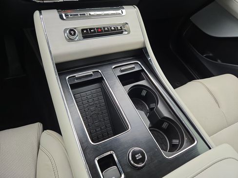 Used 2025 Lincoln Aviator Reserve w/ Luxury Package image 22