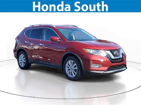 Used 2018 Nissan Rogue SV image 1