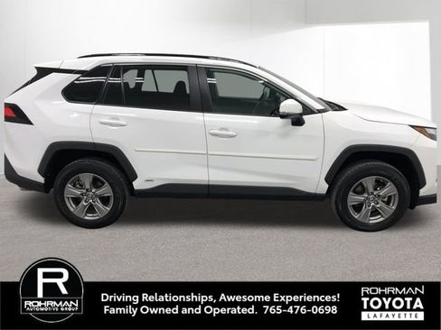 Used 2024 Toyota RAV4 LE image 9