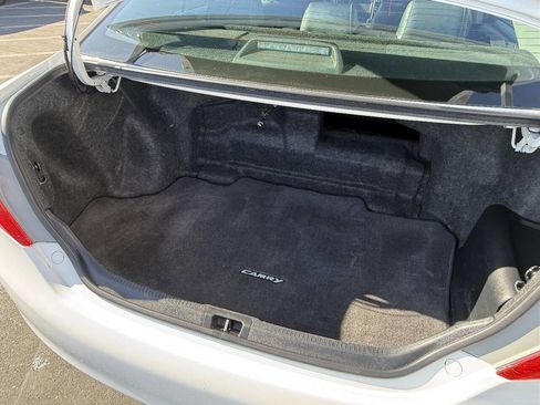 Used 2014 Toyota Camry SE FWD image 16