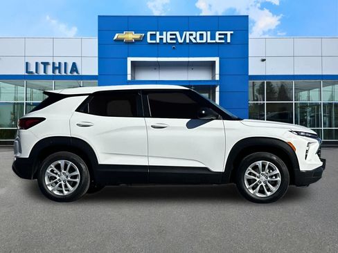 Used 2025 Chevrolet TrailBlazer LS w/ LS Convenience Package AWD/4WD image 8