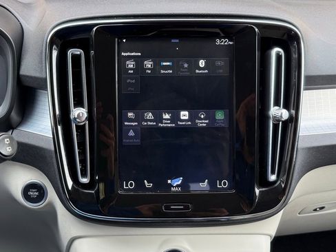 Used 2021 Volvo XC40 T5 Momentum w/ Premium Package image 37