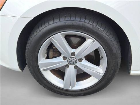 Used 2013 Volkswagen Passat 2.5 SE FWD image 10