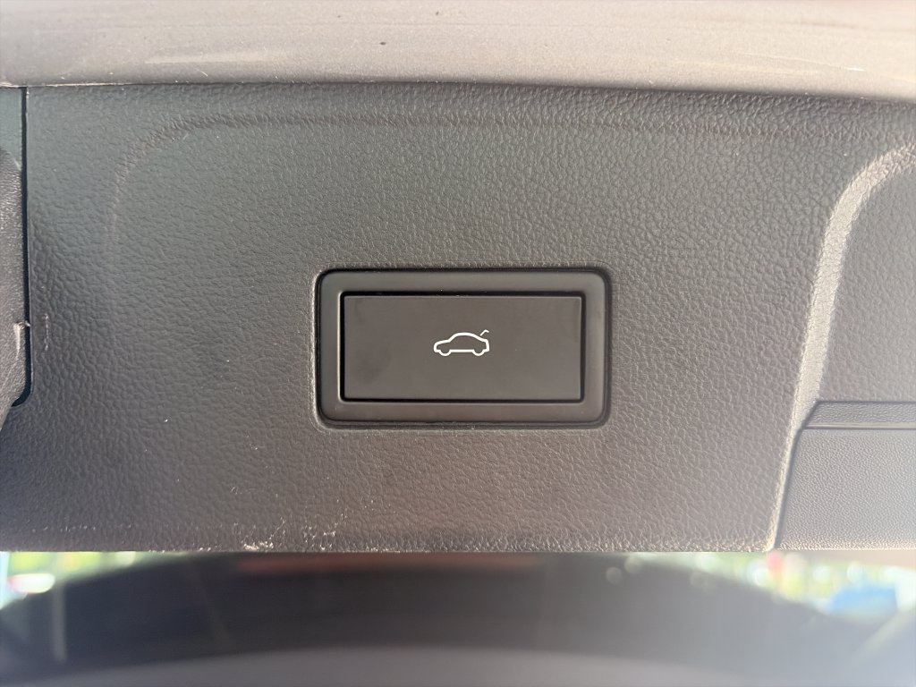Certified 2024 Volkswagen Atlas SE FWD image 38