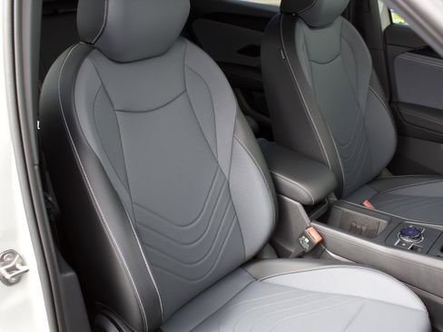 New 2026 Volkswagen Tiguan SE R-Line AWD/4WD image 36