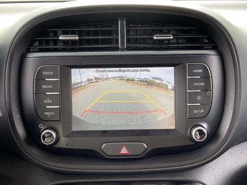 Used 2021 Kia Soul LX image 12
