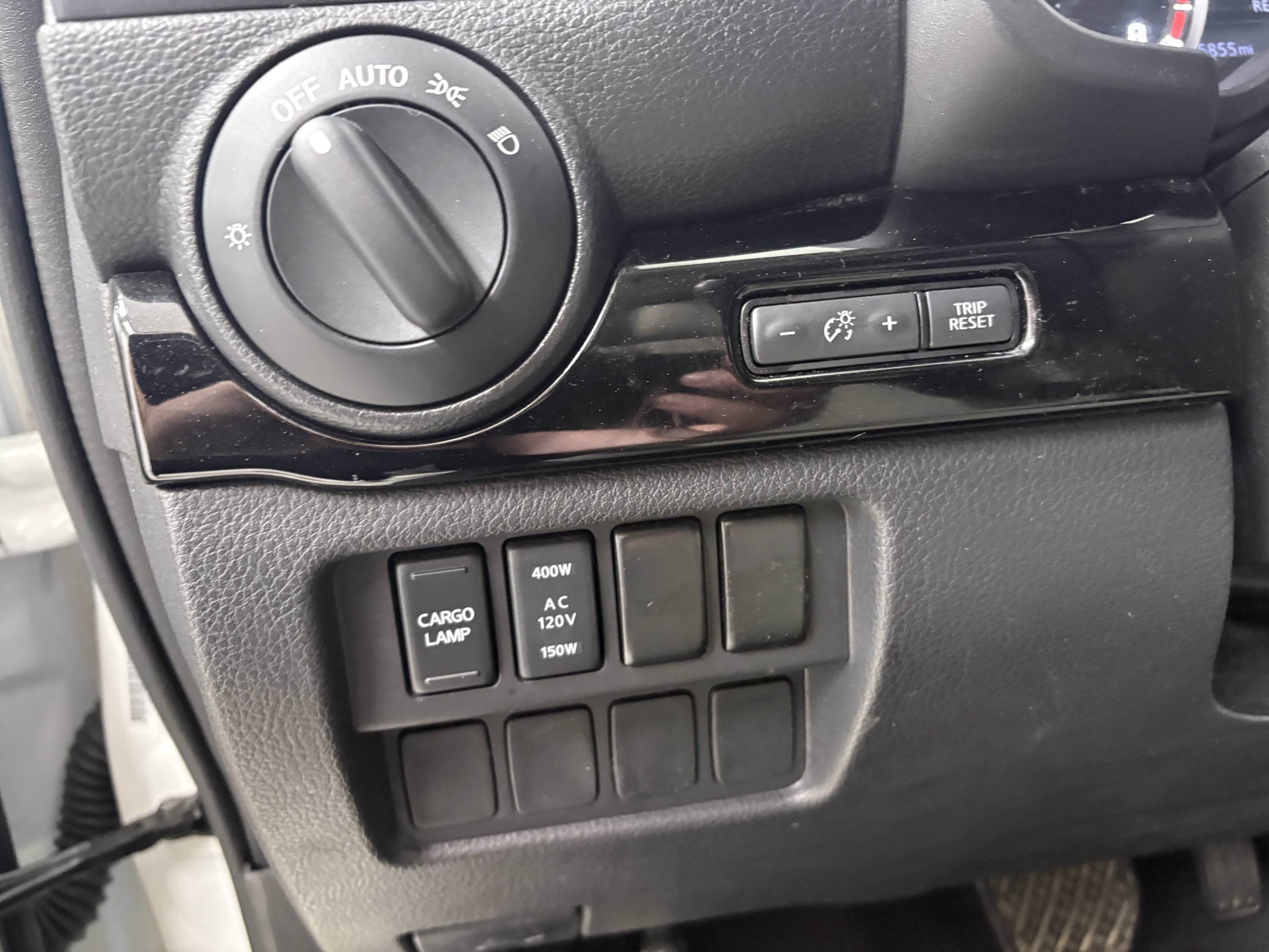 Used 2024 Nissan Titan SV w/ SV Convenience Package AWD/4WD image 15