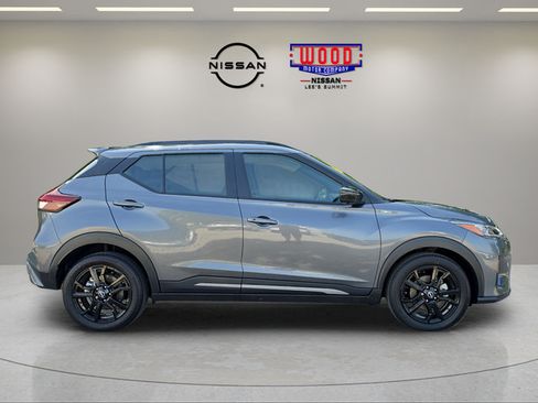 Used 2024 Nissan Kicks SR FWD image 2