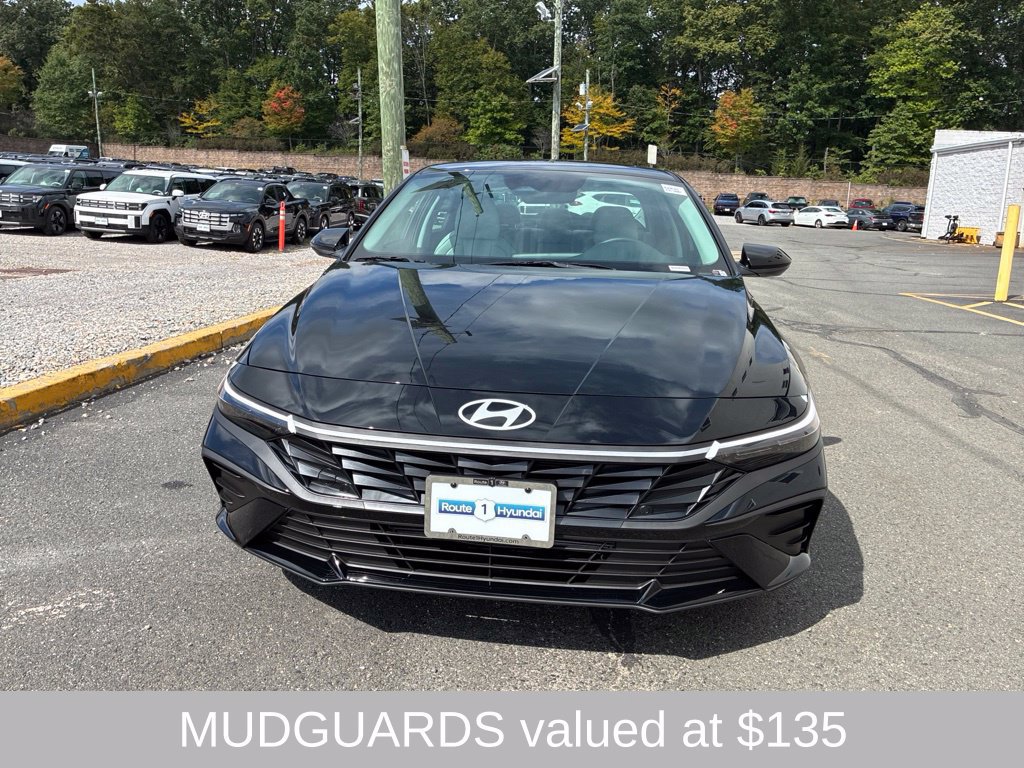 New 2026 Hyundai Elantra SEL Sport FWD image 2