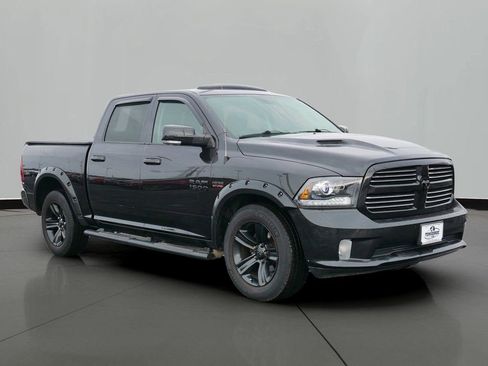 Used 2017 RAM 1500 Sport w/ Black Ram 1500 Sport Group image 4