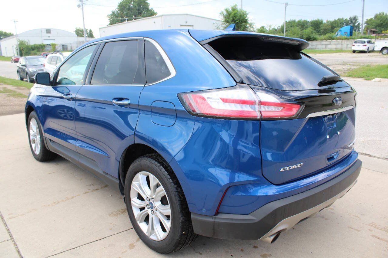 Used 2020 Ford Edge Titanium w/ Equipment Group 301A AWD/4WD image 4