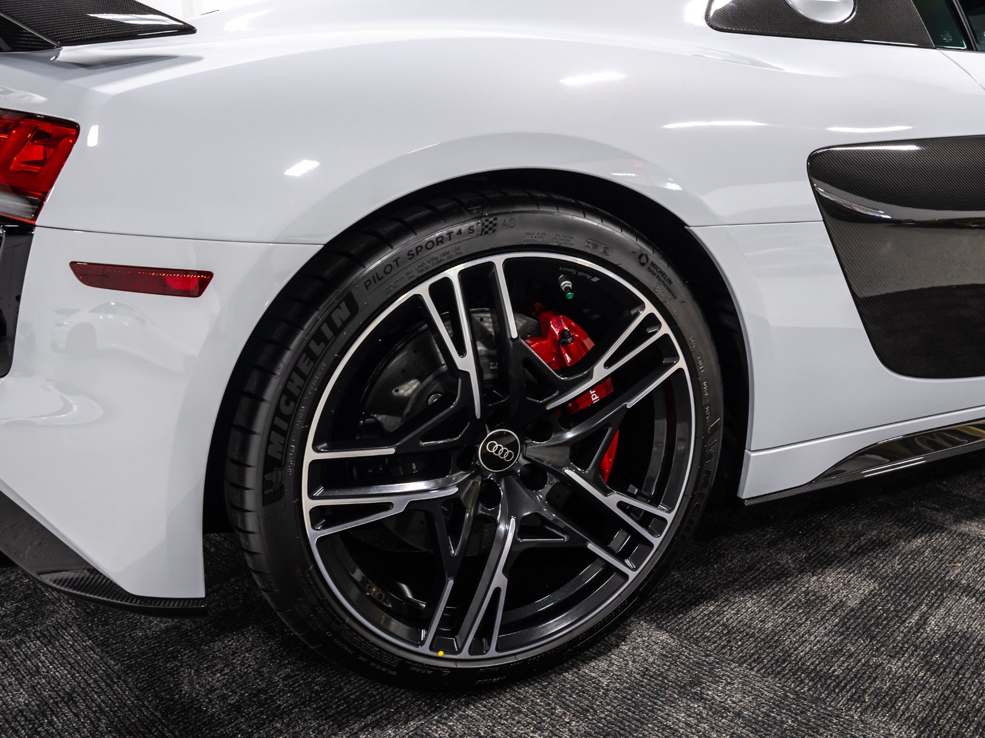 Used 2023 Audi R8 V10 performance AWD/4WD image 35