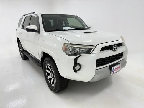 Used 2019 Toyota 4Runner TRD Off-Road AWD/4WD image 2