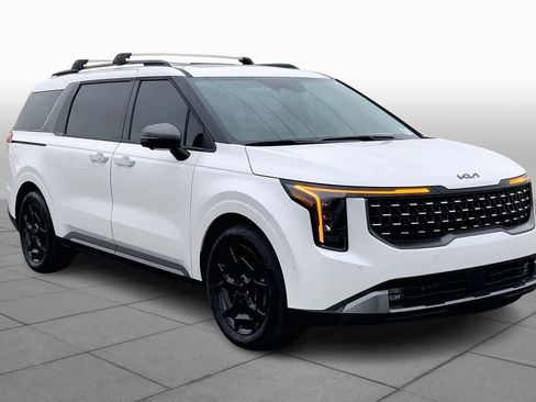 Used 2026 Kia Carnival SX w/ SX Dark Edition Package image 3